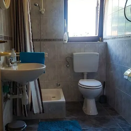Marina Holiday Apartman * Kastela