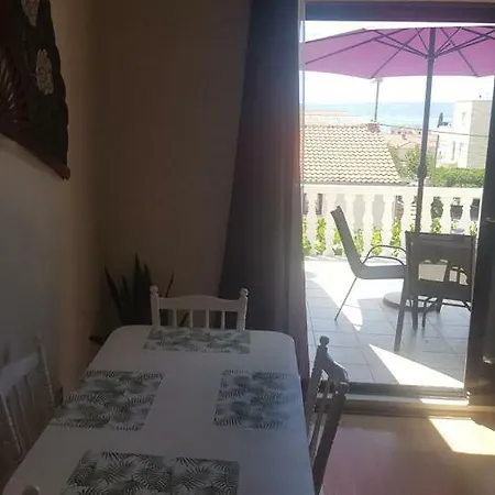 Marina Holiday Apartman * Kastela